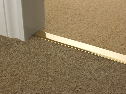 door_bar_brass_doublez_carpet_carpet1